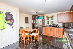 Photo 21- click for photo gallery